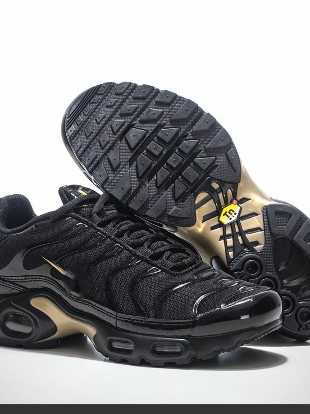 Nike Men's Black & Gold Tennis-Inspired Sneakers